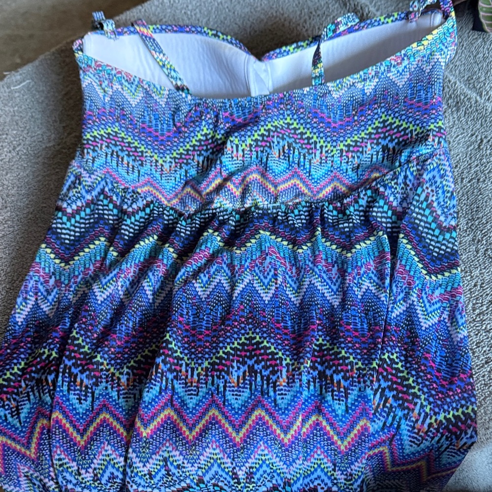 Colorful Tankini. Size 14 - Picture 3 of 3